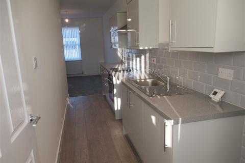 2 bedroom flat to rent, Market Street, Manchester M46