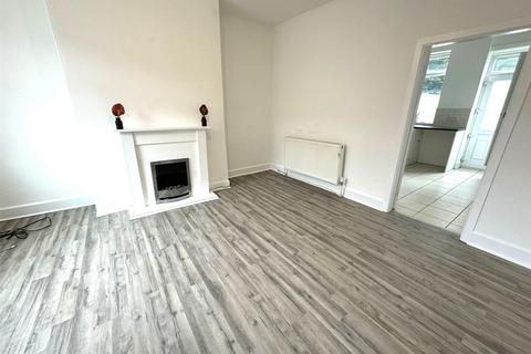 17 Esther Street, Oldham, OL4 3EP