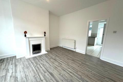 17 Esther Street, Oldham, OL4 3EP