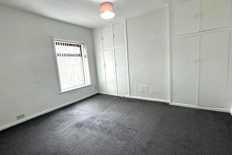 17 Esther Street, Oldham, OL4 3EP