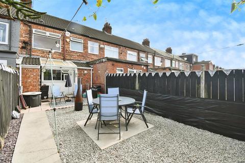 2 bedroom terraced house for sale, Roslyn Road, Hull