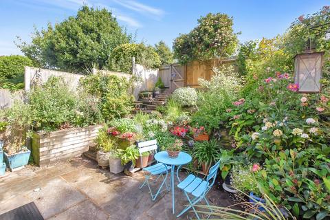 3 Fisher Close, Hythe, CT21 6AB