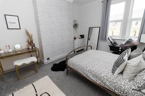 231 Bensham Road, Gateshead, NE8 1US