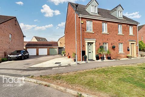 3 bedroom townhouse for sale, Lapwing Close, Oakley Vale, Corby, NN18