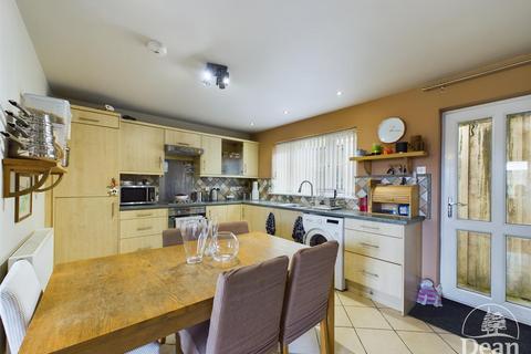 3 bedroom end of terrace house for sale, Buckshaft Road, Cinderford