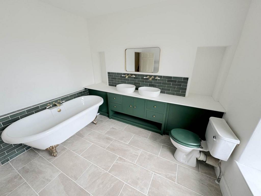 Main Bathroom