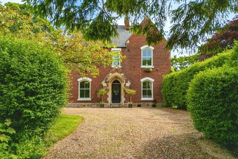 5 bedroom detached house for sale, Main Street, Ulrome, Driffield