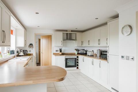 4 bedroom detached house for sale, Buxton Road, Frettenham