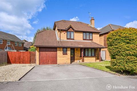 4 bedroom detached house for sale, St. Johns Gardens, Fishlake Meadows, Romsey, Hampshire