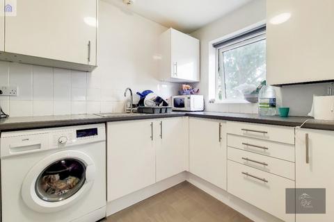 1 bedroom flat for sale, Vicarage Farm Road, Heston TW5