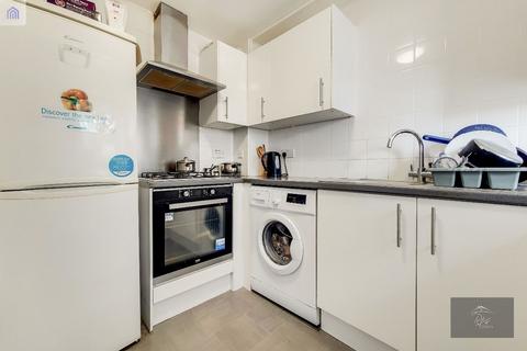 1 bedroom flat for sale, Vicarage Farm Road, Heston TW5