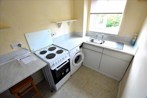 1 bedroom flat for sale, Redford Close, Feltham, Middlesex, TW13