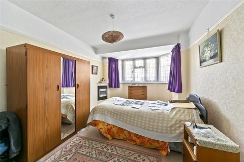5 Devon Avenue, Twickenham, TW2 6PN