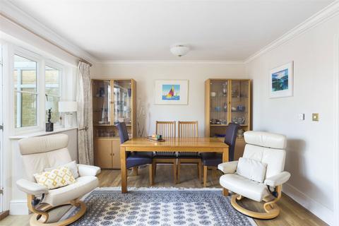 5 Gordon Close, Broadway, WR12 7BJ