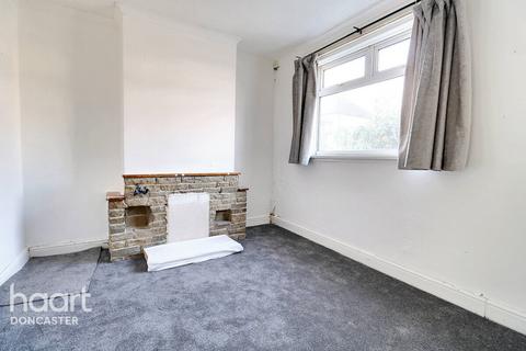 19 Dukes Crescent, Edlington, Doncaster, DN12 1AZ