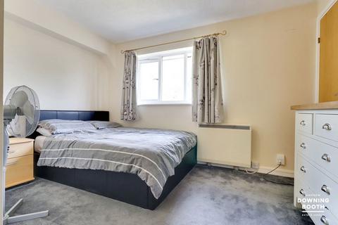 41 Maybank Close, Lichfield, WS14 9UJ