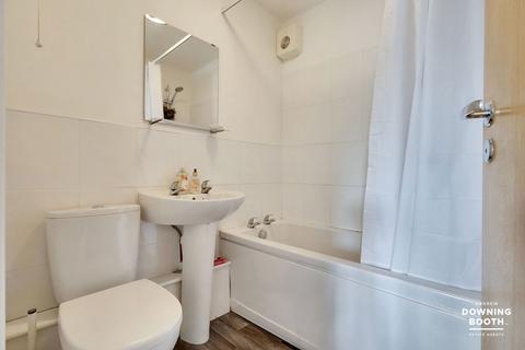 41 Maybank Close, Lichfield, WS14 9UJ