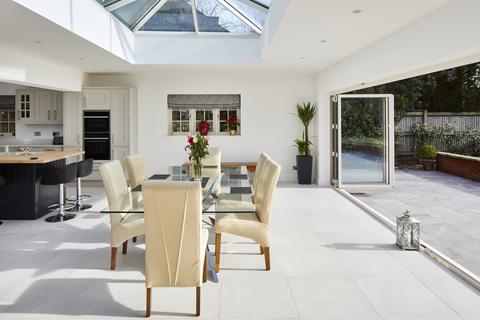 7 Grove Road, Beaconsfield, HP9 1UR