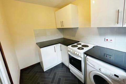 2 bedroom terraced house for sale, Malham Gardens, Basingstoke RG22