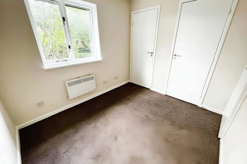 15 Malham Gardens, Basingstoke, RG22 4XG