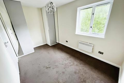 15 Malham Gardens, Basingstoke, RG22 4XG