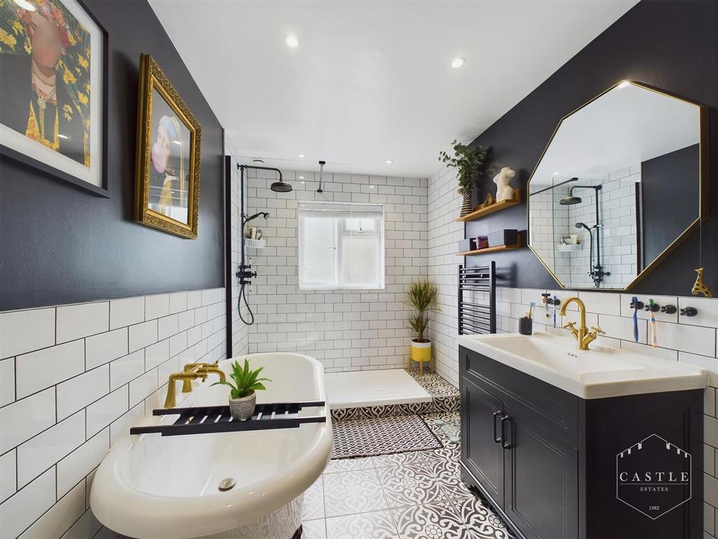 Family bathroom