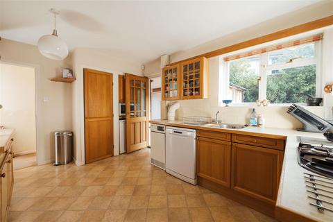 4 bedroom detached house for sale, Dale Close, Hitchin