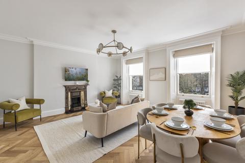 1 bedroom flat for sale, Royal Crescent, London