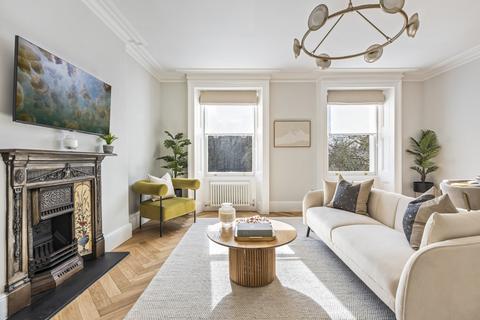 1 bedroom flat for sale, Royal Crescent, London