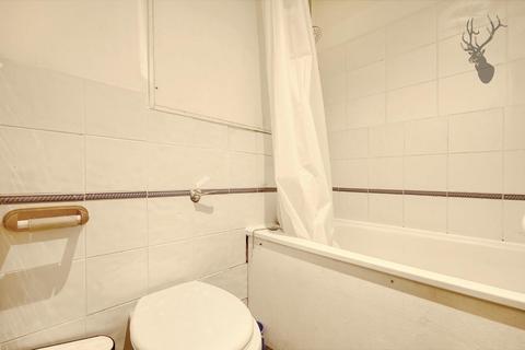 30 Coopers Close, London, E1 4BB
