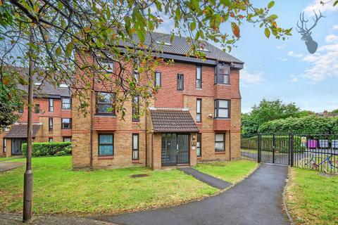 30 Coopers Close, London, E1 4BB