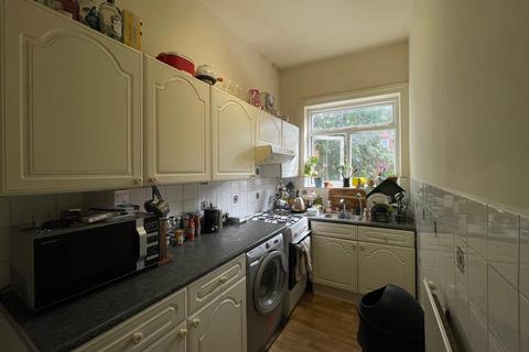 1 bedroom flat to rent, Harehills Avenue, Leeds, West Yorkshire, LS8