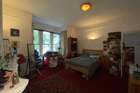 1 bedroom flat to rent, Harehills Avenue, Leeds, West Yorkshire, LS8