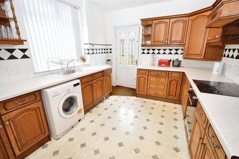 4 bedroom semi-detached house for sale, Spen Gardens, Leeds, West Yorkshire