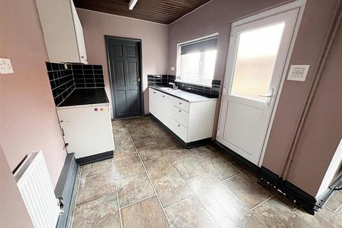 3 bedroom end of terrace house for sale, Mill Road, Cleethorpes, N.E. Lincs, DN35 8JD