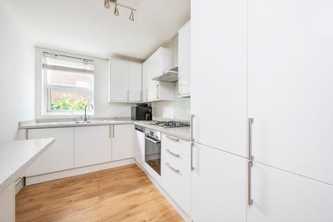 2 bedroom flat for sale, Elystan Court, Howards Lane, London