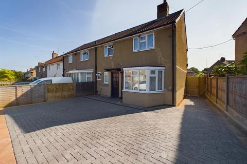 3 bedroom terraced house to rent, Romsey  Road, Tilehurst, RG30