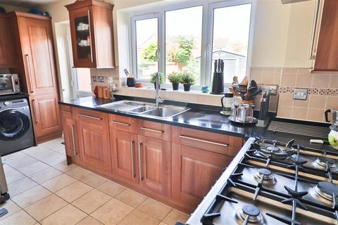 4 bedroom detached house for sale, Edwin Panks Road, Hadleigh