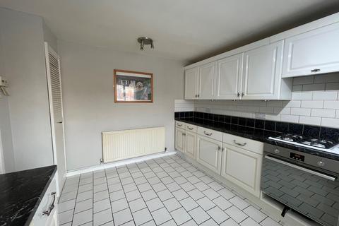 3 bedroom end of terrace house to rent, LONG FURROW, WOLVERHAMPTON WV8