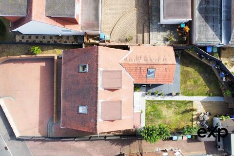 202 Eakring Road, Mansfield, NG18 3EZ