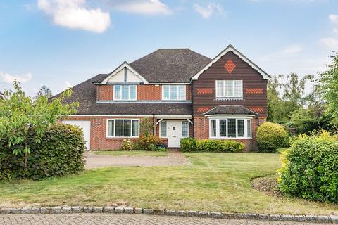 5 bedroom detached house for sale, Mayes Close, Warlingham CR6