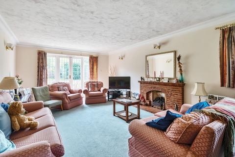 5 bedroom detached house for sale, Mayes Close, Warlingham CR6