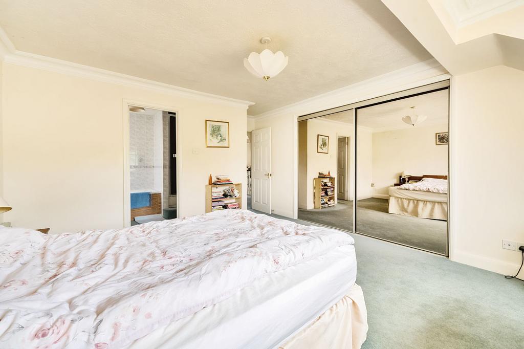 Master bedroom &amp; Ensuite