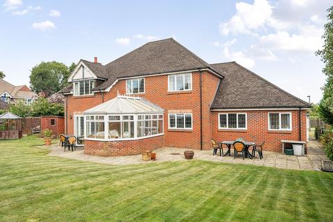 5 bedroom detached house for sale, Mayes Close, Warlingham CR6