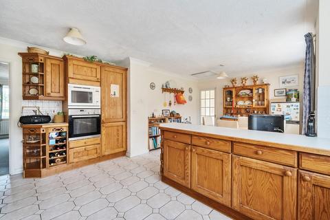 45 Mayes Close, Warlingham, CR6 9LB