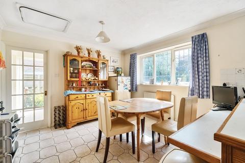 45 Mayes Close, Warlingham, CR6 9LB