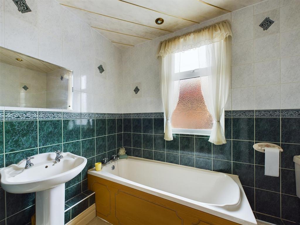 Bath 1.jpg