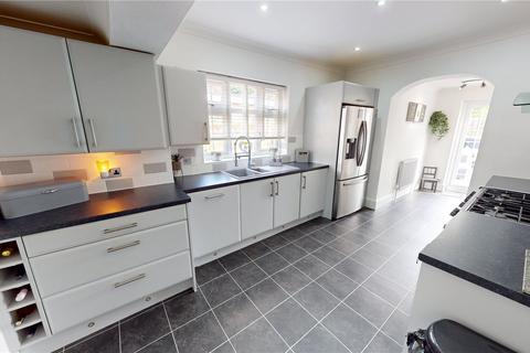 6 bedroom detached house for sale, High Road, Orsett, Essex, RM16