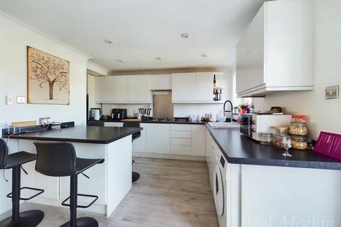 69 Aldrich Crescent, New Addington, Croydon, CR0 0NQ