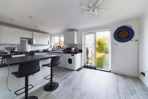 69 Aldrich Crescent, New Addington, Croydon, CR0 0NQ